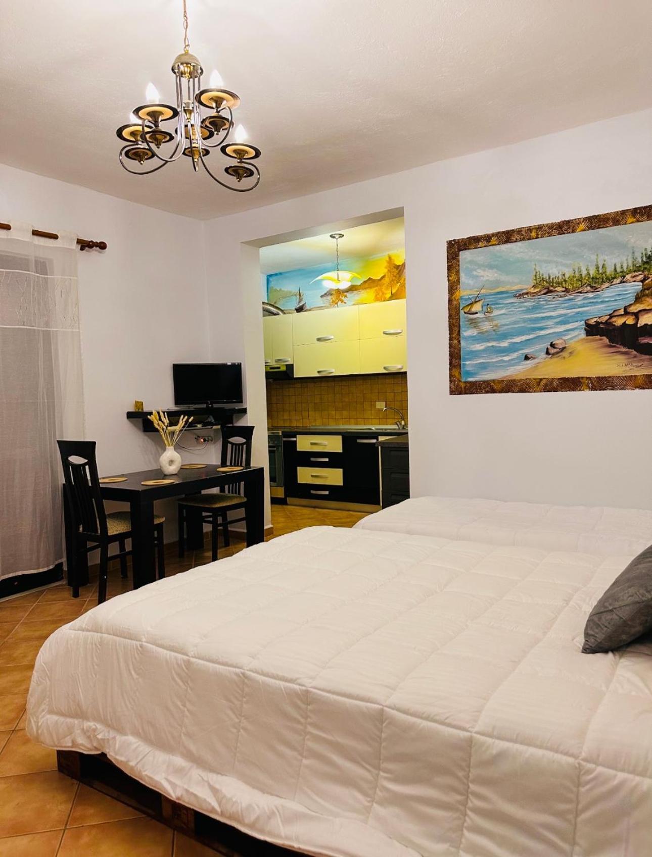 Tate Beachfront Appartamento Durrës